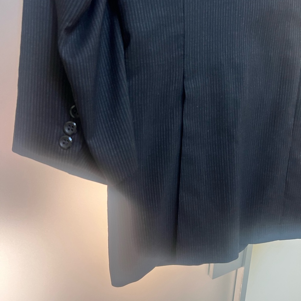 Luxury Erm.  Zegna suit , pin stripe, cuffs, Made in Italy,  PERFECT  , size 46 - Picture 5 of 10